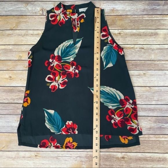 LOFT Dark Green Floral Print Peephole Sleeveless Top - Picture 6 of 10